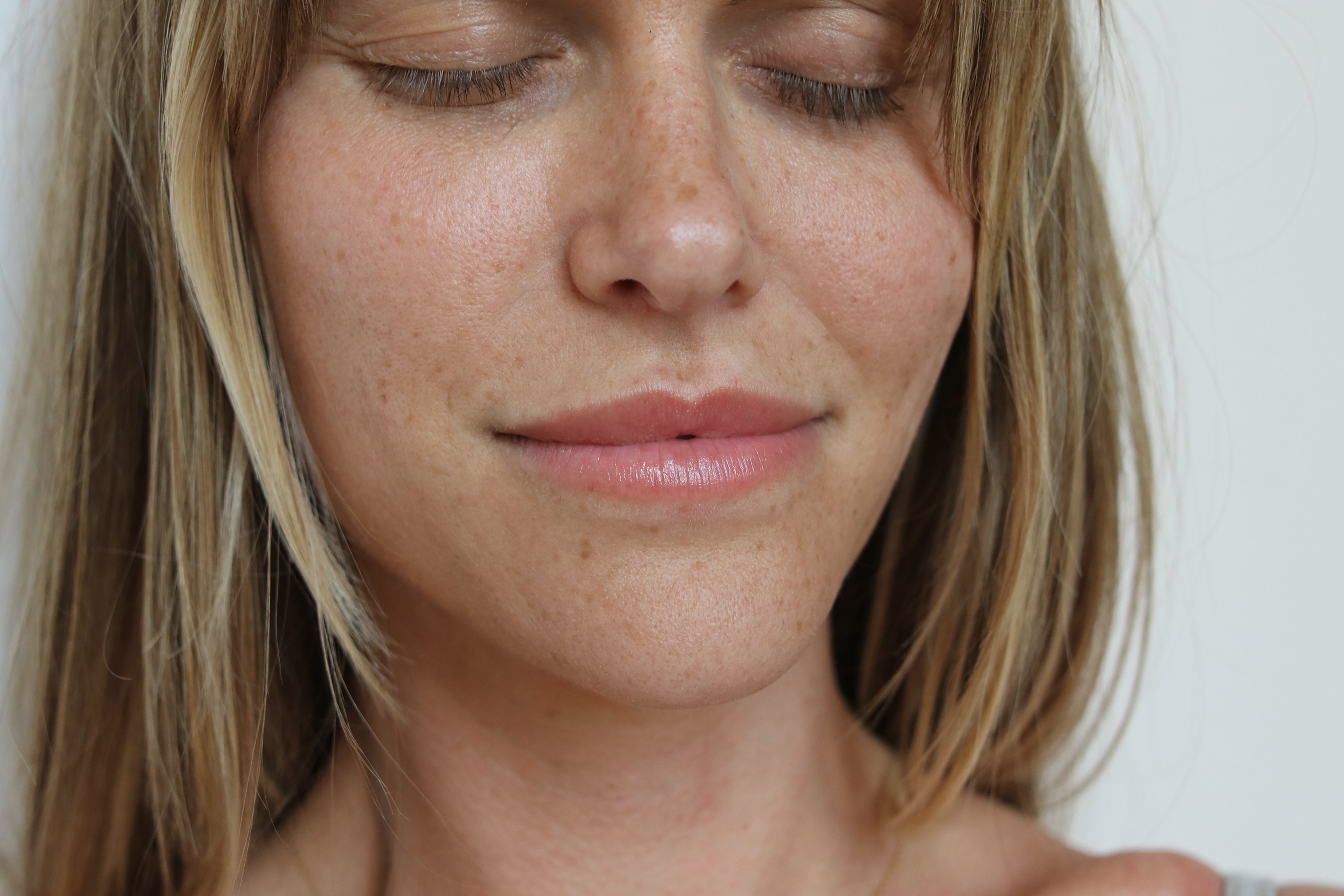 REL Beauty Lip Before and after using No Duh