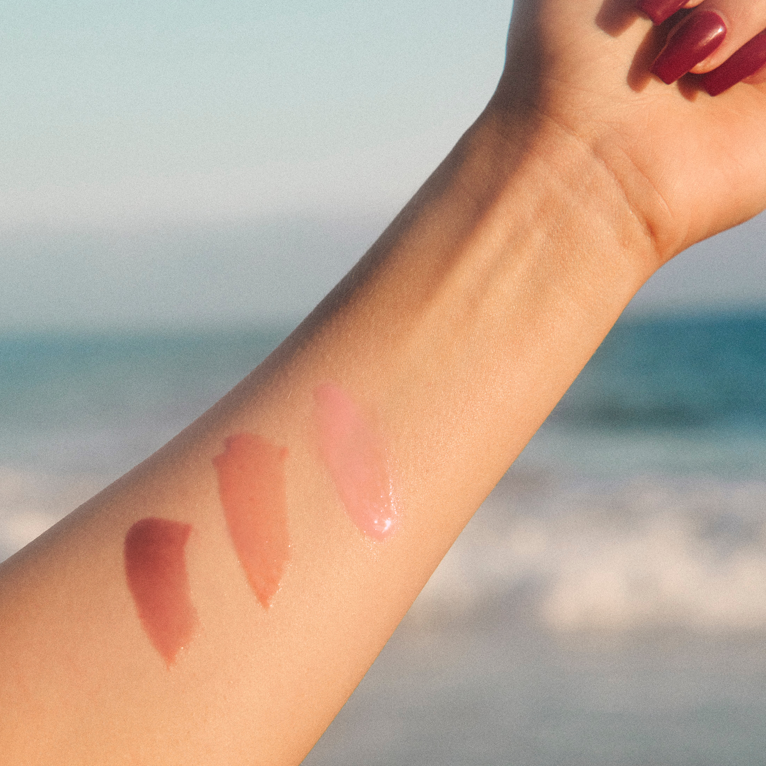 REL Beauty Glossy Lip Oil Moonlight